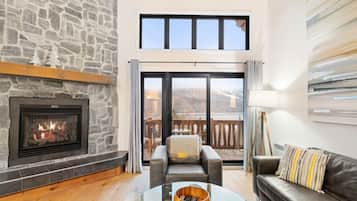 Smart-tv en een open haard