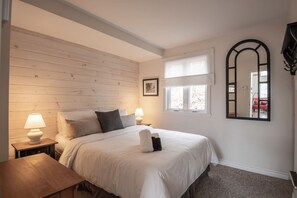 2 bedrooms, iron/ironing board, free WiFi, bed sheets - Relaxed Chalet with Views of Mont-Tremblant (Mont-Tremblant)
