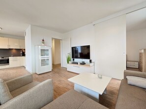 TV - Ferienwohnung mit 1 Schlafzimmer und Balkon (Ostseebad Binz)