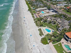 On the beach - Sonrisa 11 Sun-Kissed Beachfront Bliss in Belleair (Belleair Beach)