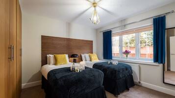 2 bedrooms, desk, iron/ironing board, free WiFi