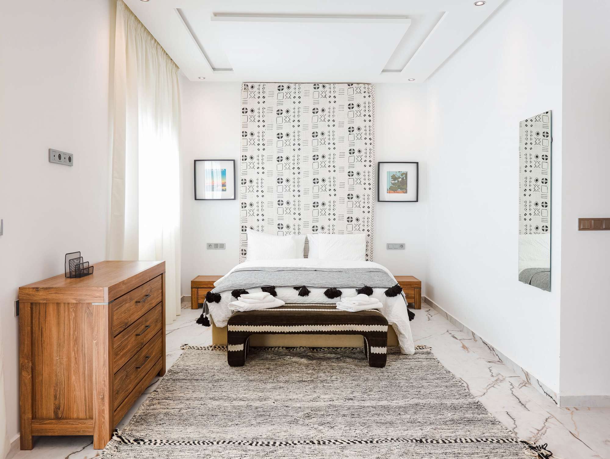 4 Schlafzimmer, Schreibtisch, schallisolierte Zimmer