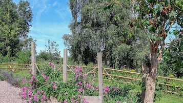 Cottage | Property grounds