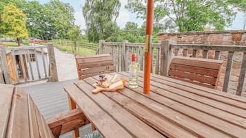 Cottage | Outdoor dining