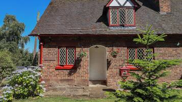 Cottage | Interior