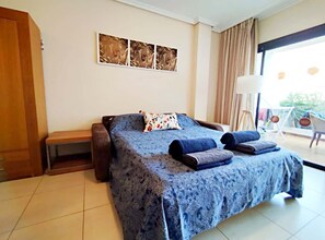 1 bedroom, iron/ironing board, free WiFi, bed sheets - Bib's Pool Side Apartment & Ocean View (CN)