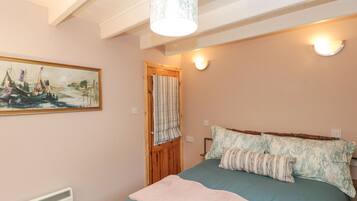 Stuga | 2 sovrum, individuell inredning, unika möbler och gratis wi-fi