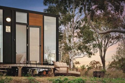 Toowoomba Valley Views by Tiny Away