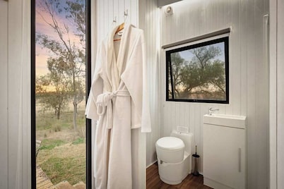 Toowoomba Valley Views by Tiny Away