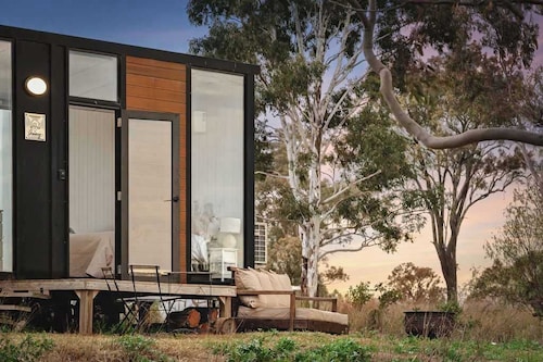 Toowoomba Valley Views by Tiny Away