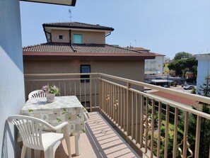 Departamento, 1 habitación, balcón, vista a la ciudad | Terraza o patio