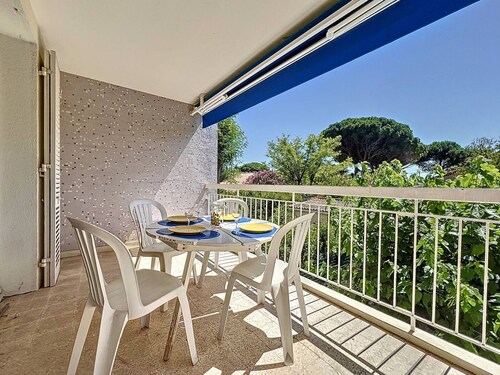 Strandnahes T2-Apartment mit großer Terrasse, Parkplatz, WLAN und voll ausgestatteter Küche