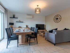 Interior - Modern House with A/C, Near Beach, Lake, and Town - Sleeps 6 - Cleaning Included (Biscarrosse)
