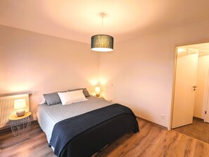 1 bedroom - Charming T2 with South Terrace, Near Basin and Shops (Arcachon)