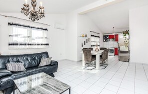 Smart TV - Gorgeous apartment in Vir with kitchen (Vir)