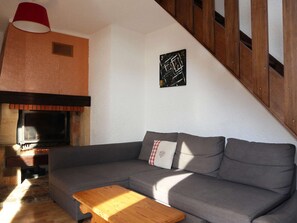Télévision, cheminée