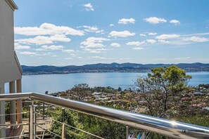 Property grounds - "View Studio" Apartment Sandy Bay Close to Casino (Sandy Bay)