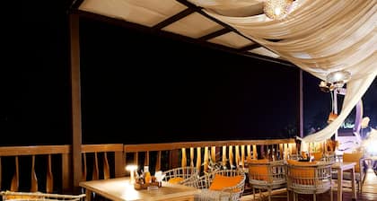 Just B Boutique Hotel