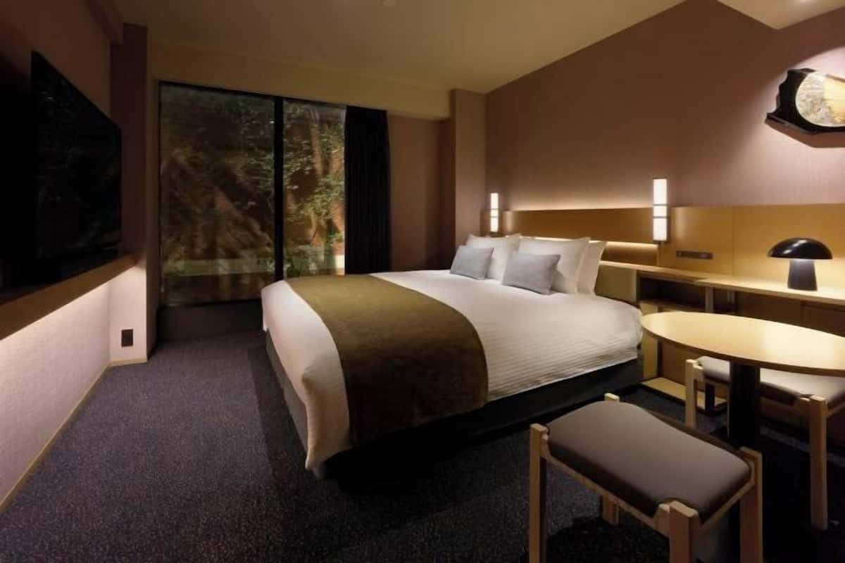 1 Schlafzimmer, Daunenbettdecken, Zimmersafe, Schreibtisch
