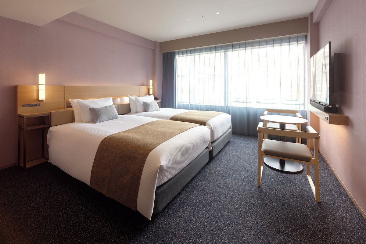 1 Schlafzimmer, Daunenbettdecken, Zimmersafe, Schreibtisch