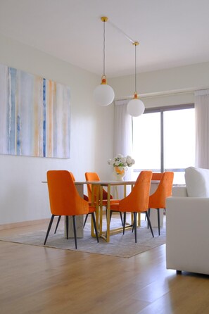 Room - 2BR Escape With Panoramic Marina Views in JBR (Dubai)