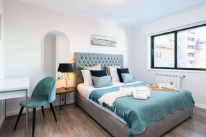 4 dormitorios, tabla de planchar con plancha, cuna de viaje y wifi