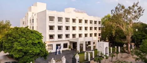 Fachada de la propiedad