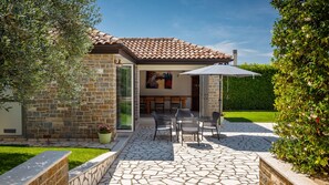 Outdoor dining - Villa Inga by Villas Guide (Buje)