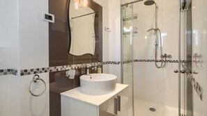 Shower, hair dryer, towels - Villa Inga by Villas Guide (Buje)