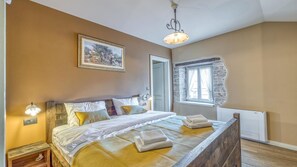 5 Schlafzimmer, Bügeleisen/Bügelbrett, kostenloses WLAN, Bettwäsche