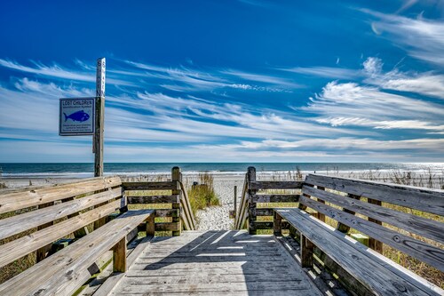 Shore Nuff: Surfside Beach. 1 blk to Beach, Private Pool, Golf Cart