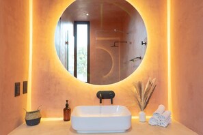 Shower, hair dryer, shampoo - Unique 2Bedroom Villa Near Tulum's PristineBeaches (Tulum)