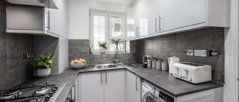 Fridge, microwave, oven, stovetop