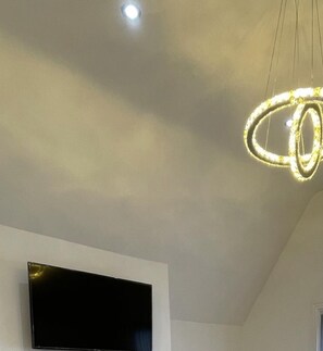 1 bedroom, bed sheets - Beautiful 1-bed Apartment in Wolverhampton (Wolverhampton)