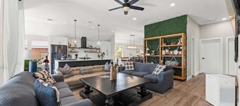 Stylish Home with Hot Tub & Gaming Garage