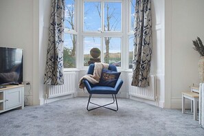 TV - Spacious Retreat with Backyard Bliss, Sleeps 7 (County Durham)