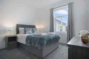 4 chambres, fer et planche Ă repasser, Wi-Fi, draps fournis