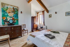 5 chambres, fer et planche à repasser, Wi-Fi gratuit, draps fournis