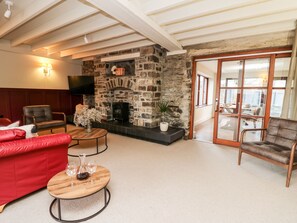 Interior - Dant Y Llew (Bow Street)