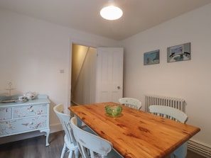 Cottage | Dining