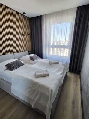 2 bedrooms, iron/ironing board, WiFi, bed sheets