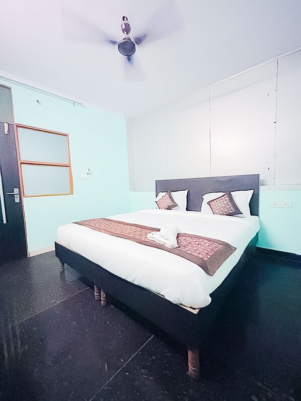 Exterior - Roomshala 147 KD Plazav (New Delhi)