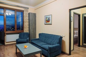 Smart TV, books - 1BR/Double Balcony/Sunset View/Self checkin (Yerevan)