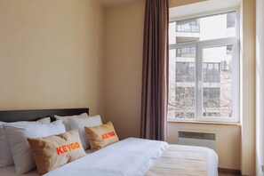 1 sovrum, skrivbord, strykjärn/strykbräda och wi-fi