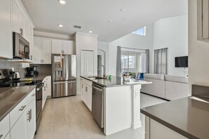 Fridge, microwave, stovetop, dishwasher - 5BR Villa Champions Gate Resort (Davenport)