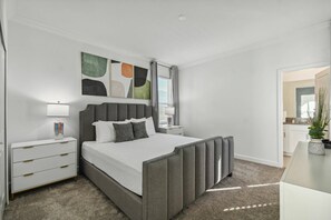 6 bedrooms, travel cot, WiFi, bed sheets