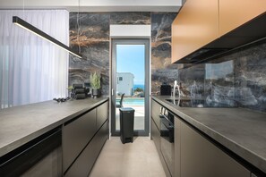 Private kitchen - Luxury Villa del Sol (Novalja)