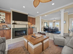 Smart-TV, bordtennis og kontorer