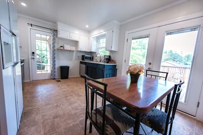 Family friendly home w/fenced in backyard. Pet Friendly