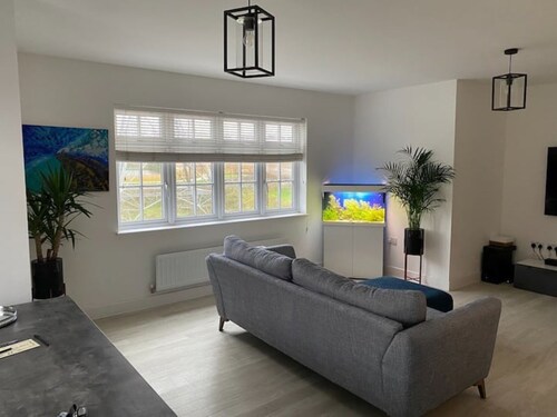 Beautiful Modern Tranquil Two Bedroom Apartment


